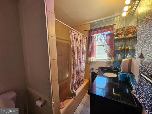530 N HARRISBURG AVENUE, Atlantic City, NJ 08401