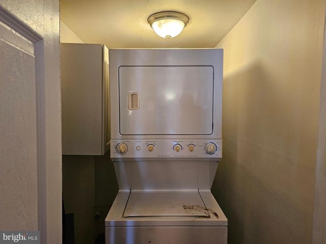 530 N HARRISBURG AVENUE, Atlantic City, NJ 08401