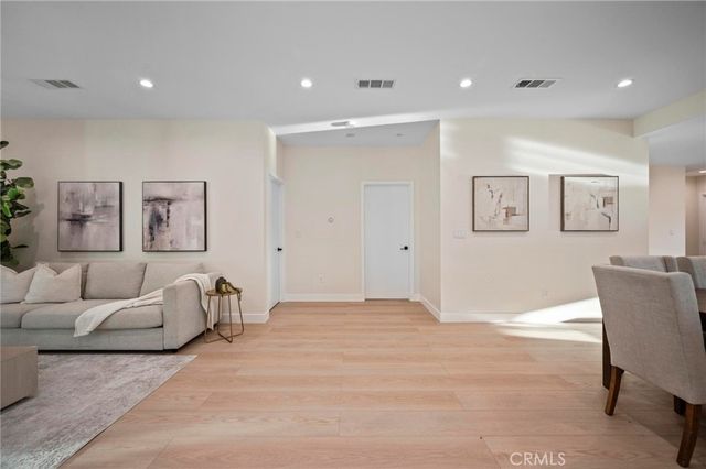 5412 Fallbrook Avenue, Woodland Hills, CA 91367