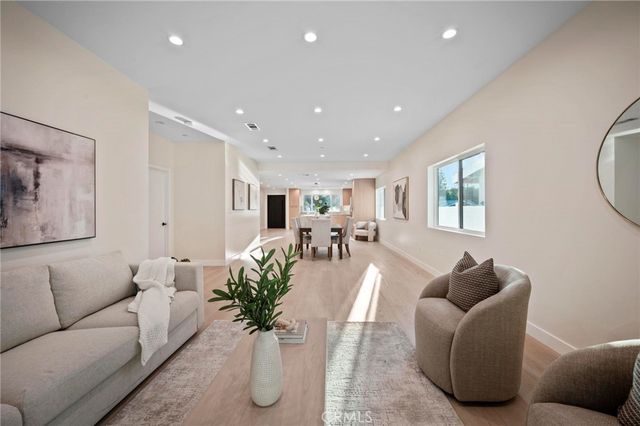 5412 Fallbrook Avenue, Woodland Hills, CA 91367