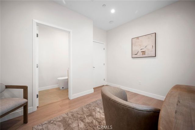 5412 Fallbrook Avenue, Woodland Hills, CA 91367