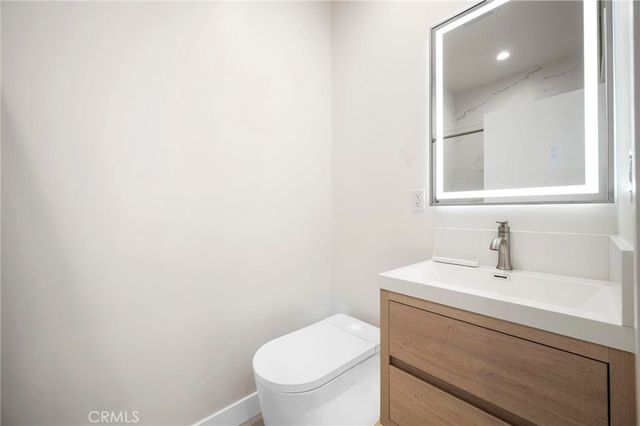 5412 Fallbrook Avenue, Woodland Hills, CA 91367