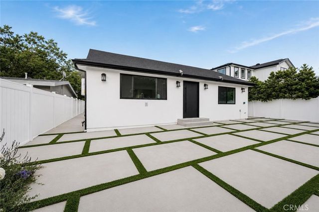 5412 Fallbrook Avenue, Woodland Hills, CA 91367