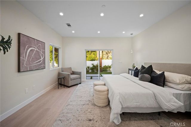 5412 Fallbrook Avenue, Woodland Hills, CA 91367