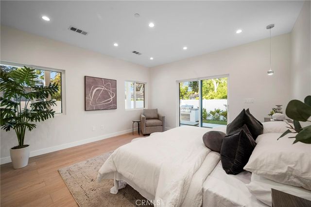 5412 Fallbrook Avenue, Woodland Hills, CA 91367