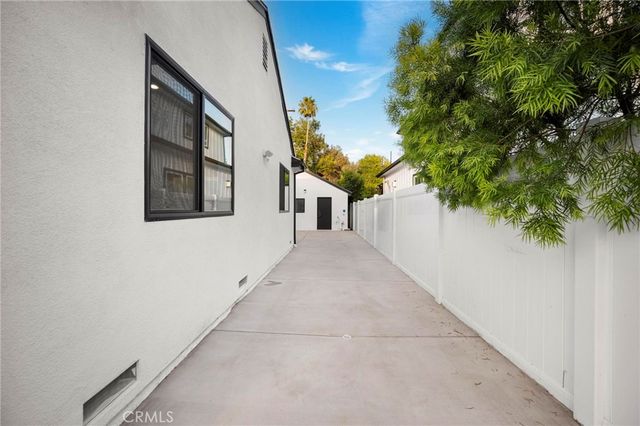 5412 Fallbrook Avenue, Woodland Hills, CA 91367