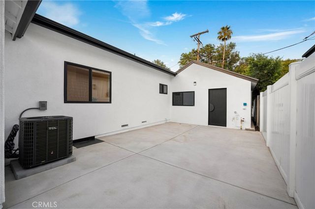 5412 Fallbrook Avenue, Woodland Hills, CA 91367