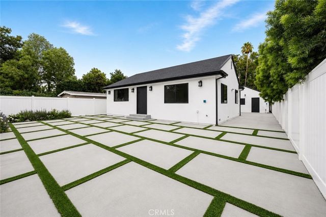 5412 Fallbrook Avenue, Woodland Hills, CA 91367