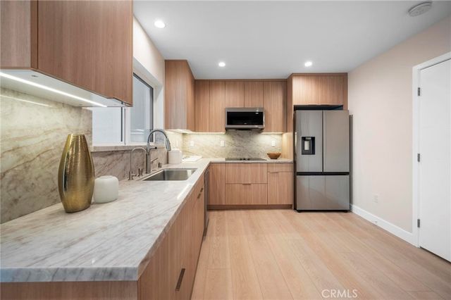 5412 Fallbrook Avenue, Woodland Hills, CA 91367
