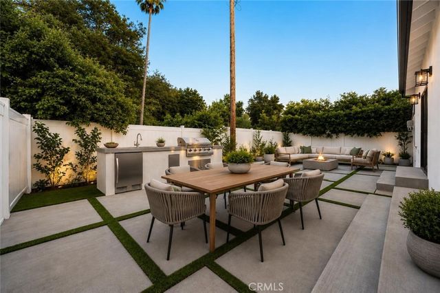 5412 Fallbrook Avenue, Woodland Hills, CA 91367