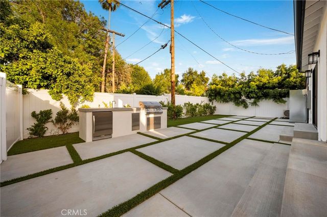 5412 Fallbrook Avenue, Woodland Hills, CA 91367