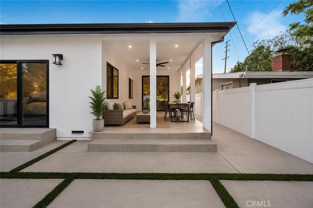 5412 Fallbrook Avenue, Woodland Hills, CA 91367
