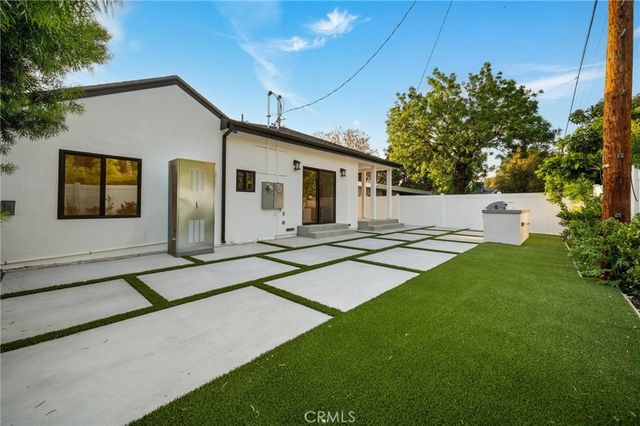 5412 Fallbrook Avenue, Woodland Hills, CA 91367