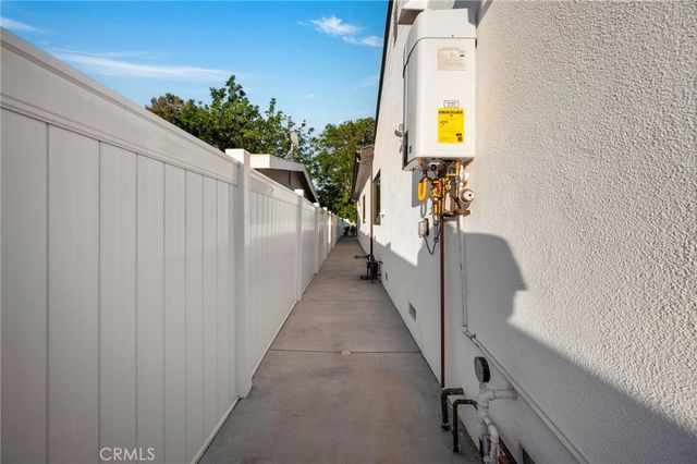 5412 Fallbrook Avenue, Woodland Hills, CA 91367
