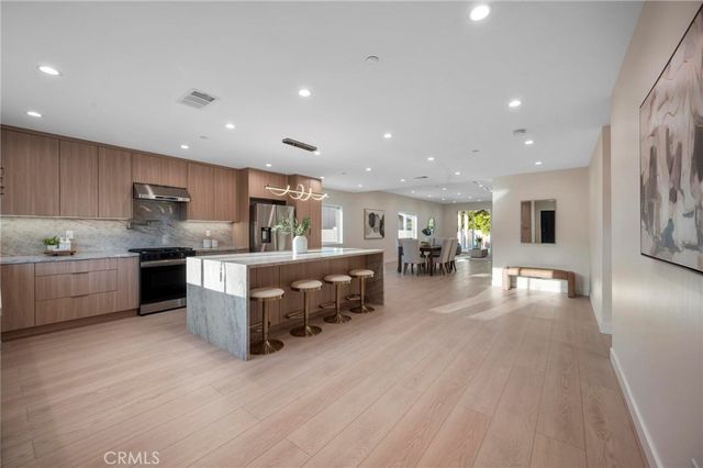 5412 Fallbrook Avenue, Woodland Hills, CA 91367