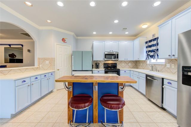 13719 Mutiny Lane, Galveston, TX 77554