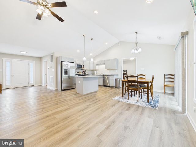 130 CONSTELLATION RD, Inwood, WV 25428