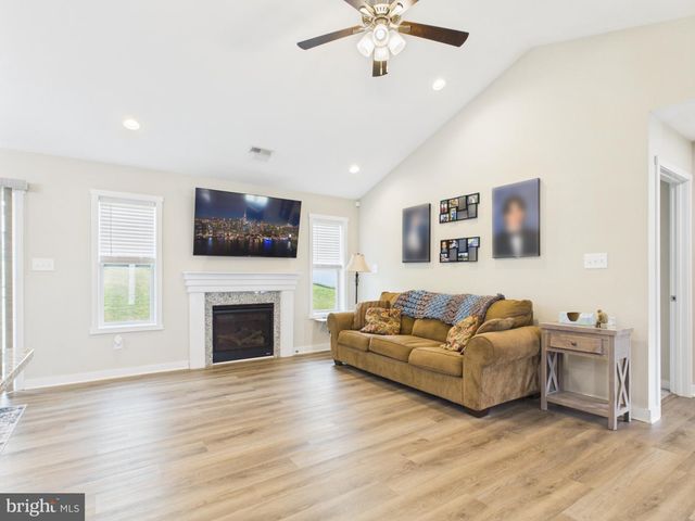 130 CONSTELLATION RD, Inwood, WV 25428