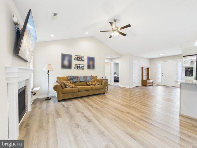 130 CONSTELLATION RD, Inwood, WV 25428