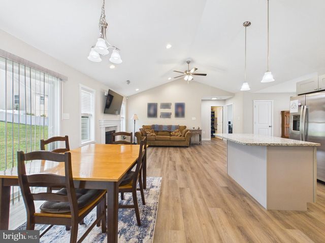 130 CONSTELLATION RD, Inwood, WV 25428