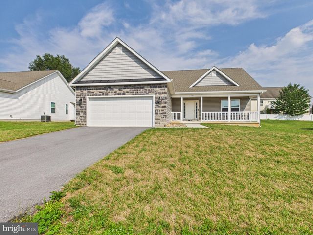 130 CONSTELLATION RD, Inwood, WV 25428