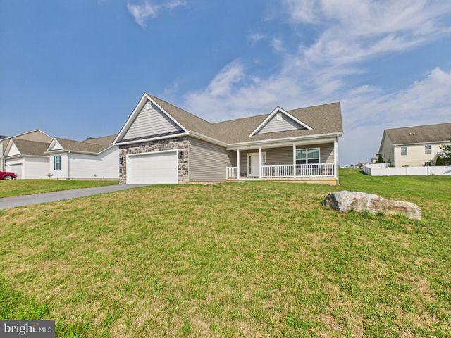 130 CONSTELLATION RD, Inwood, WV 25428