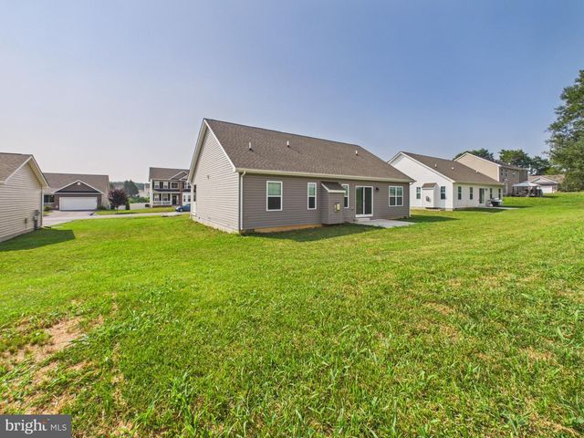 130 CONSTELLATION RD, Inwood, WV 25428