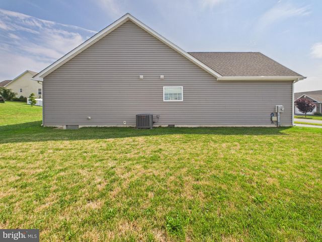 130 CONSTELLATION RD, Inwood, WV 25428
