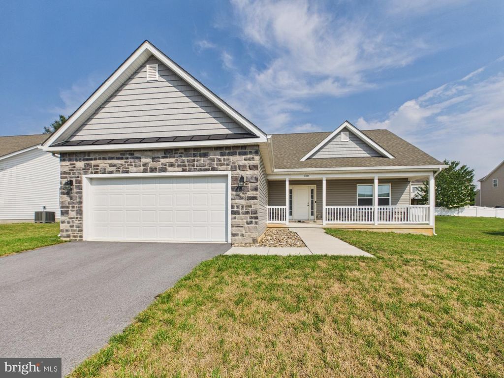 130 CONSTELLATION RD, Inwood, WV 25428