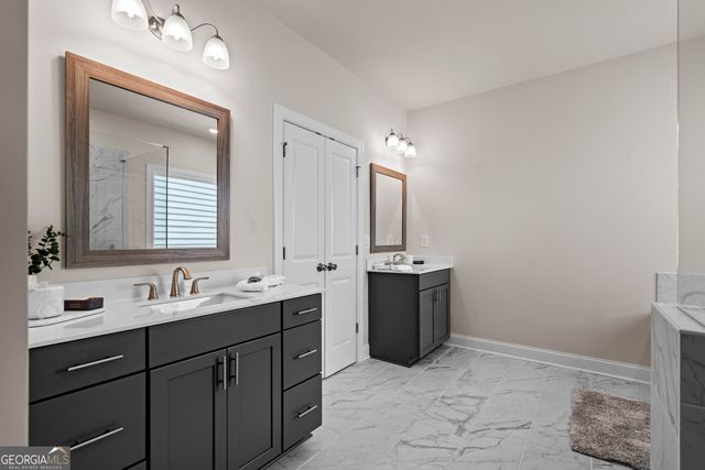 135 Herring Drive, Hoschton, GA 30548