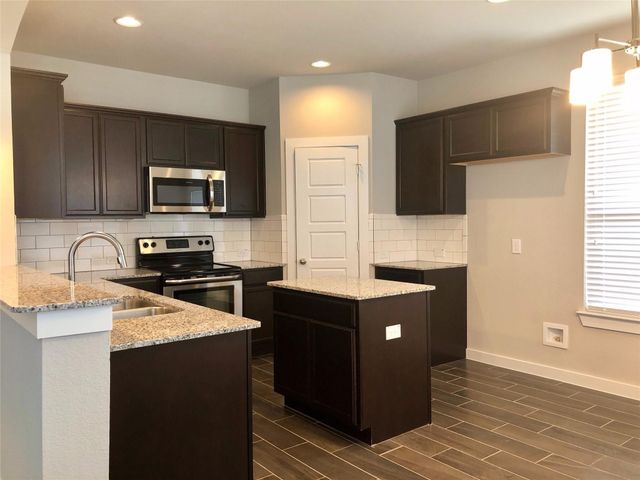 1003 W Sierra Vista Court 2, Midlothian, TX 76065