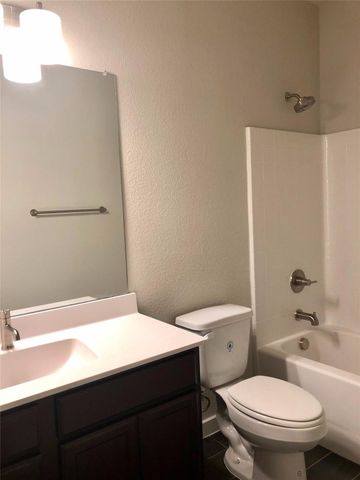 1003 W Sierra Vista Court 2, Midlothian, TX 76065