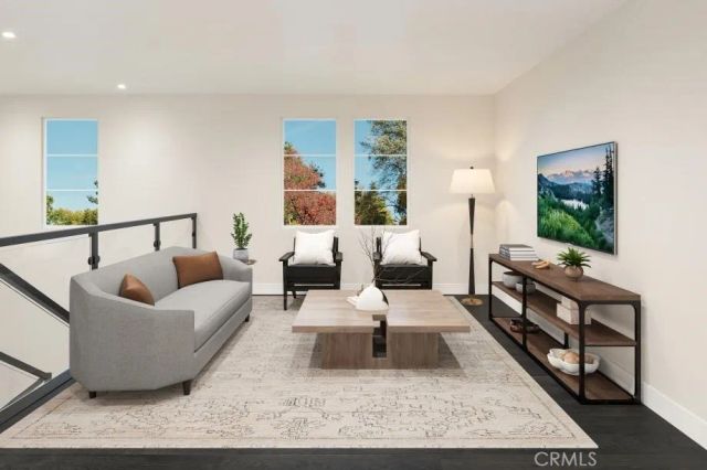 2049 E Pearl Street, Encinitas, CA 92024