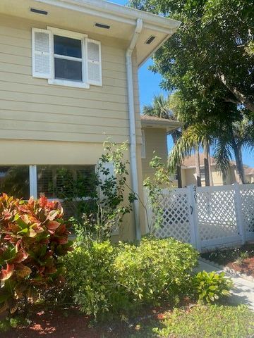 4701 Roxbury Court, Boynton Beach, FL 33436