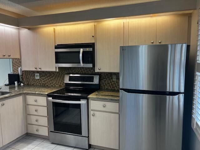 4701 Roxbury Court, Boynton Beach, FL 33436