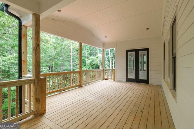 242 Carriage Avenue, Jefferson, GA 30549