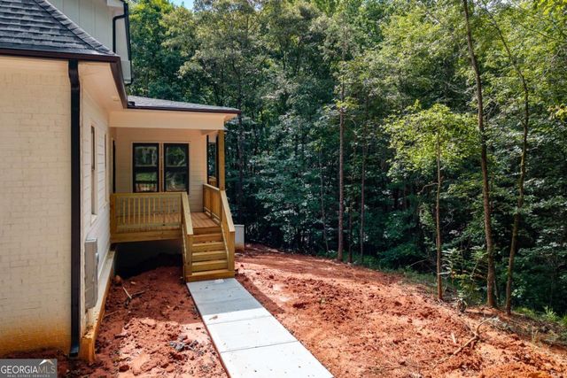 242 Carriage Avenue, Jefferson, GA 30549