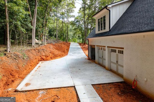 242 Carriage Avenue, Jefferson, GA 30549