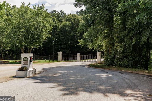 242 Carriage Avenue, Jefferson, GA 30549