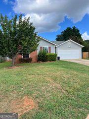 421 Autumn Lake Court, Mcdonough, GA 30253