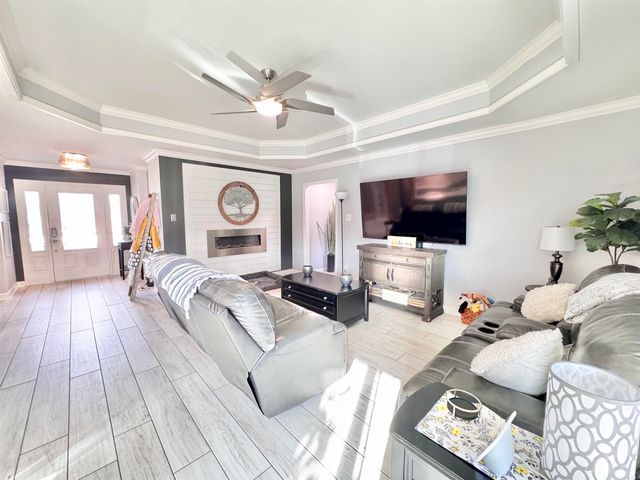 211 Creek View Drive, Austin, AR 72007