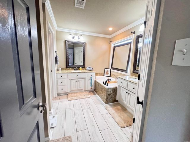 211 Creek View Drive, Austin, AR 72007