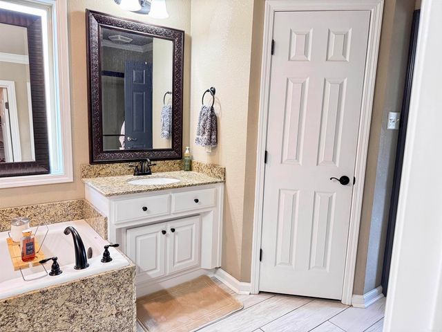 211 Creek View Drive, Austin, AR 72007