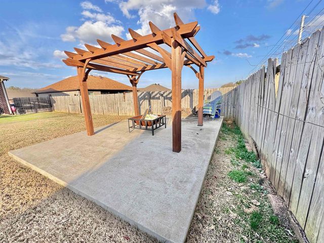 211 Creek View Drive, Austin, AR 72007