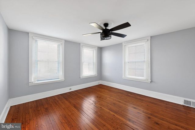 26 WATERLOO AVE, Berwyn, PA 19312