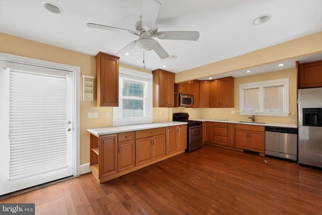 26 WATERLOO AVE, Berwyn, PA 19312