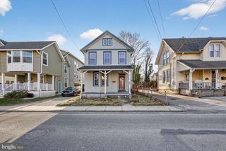 26 WATERLOO AVE, Berwyn, PA 19312