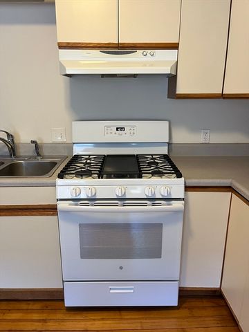 69 Poplar Street 2, Gloucester, MA 01930