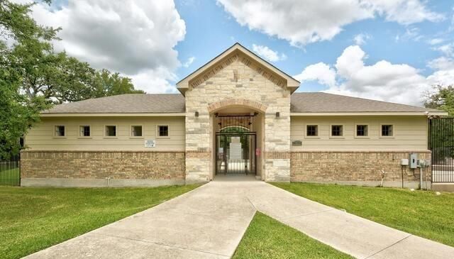 5704 Levenwood LN, Austin, TX 78724