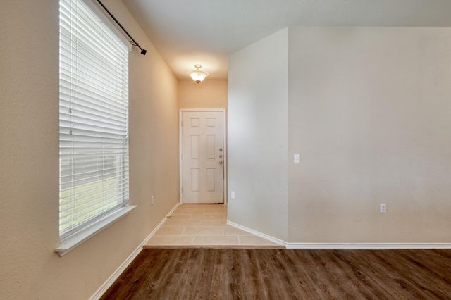 5704 Levenwood LN, Austin, TX 78724
